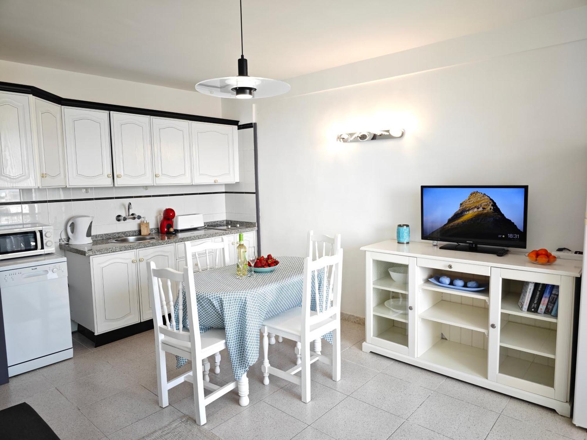 Blanco&Azul - Comfortable Ocean View Apartment Next To The Beach Playa de las Americas  Luaran gambar