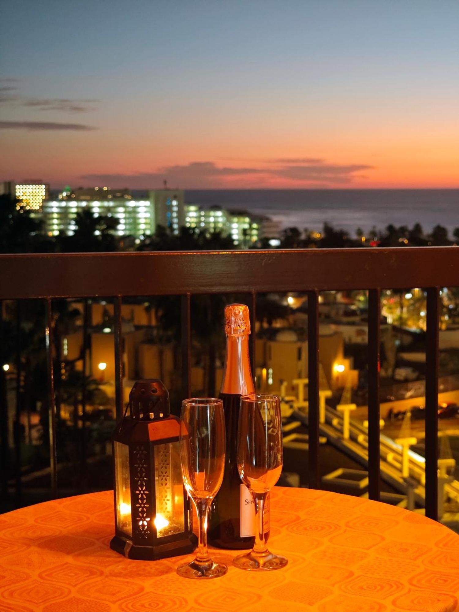 Blanco&Azul - Comfortable Ocean View Apartment Next To The Beach Playa de las Americas  Luaran gambar