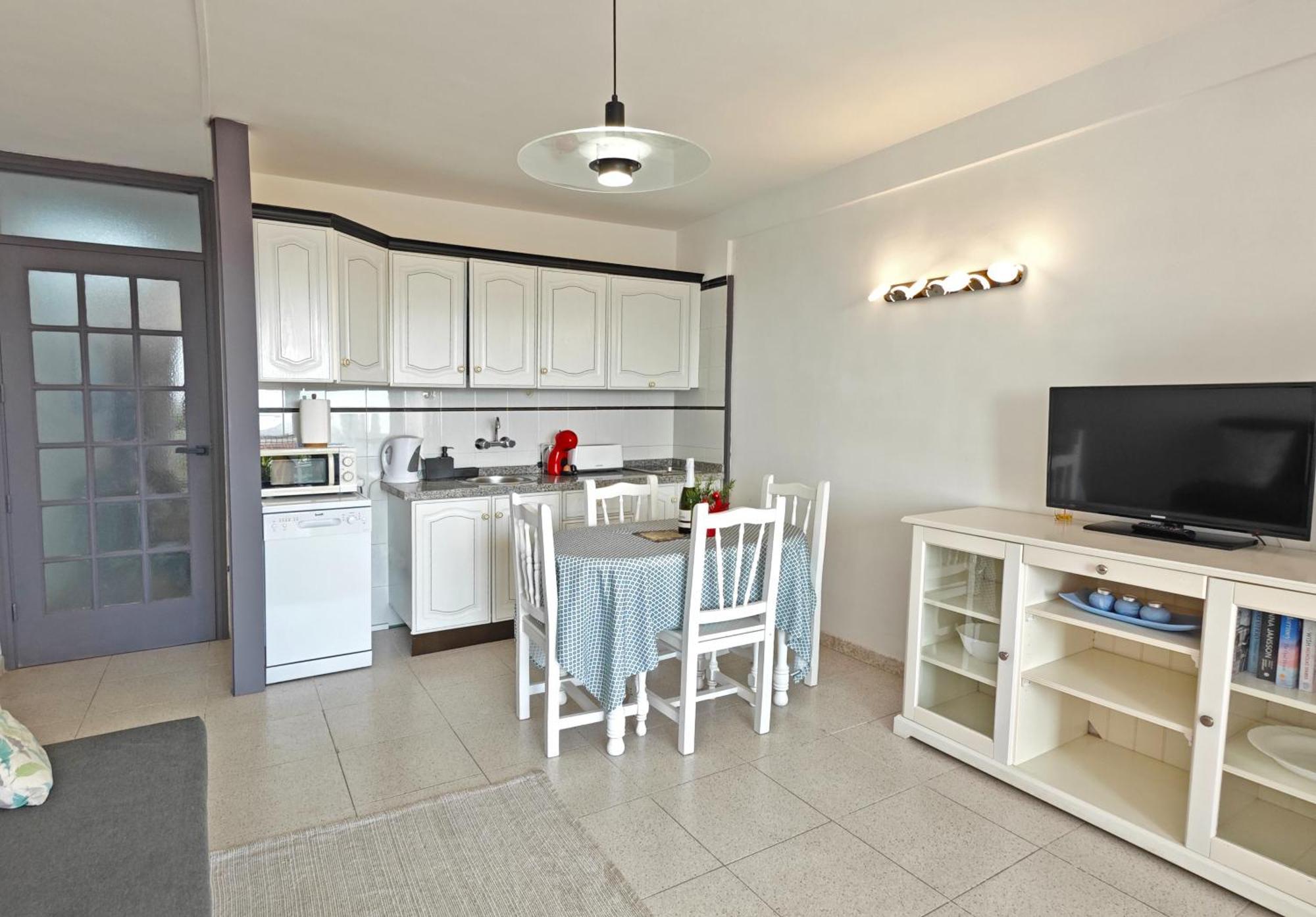 Blanco&Azul - Comfortable Ocean View Apartment Next To The Beach Playa de las Americas  Luaran gambar