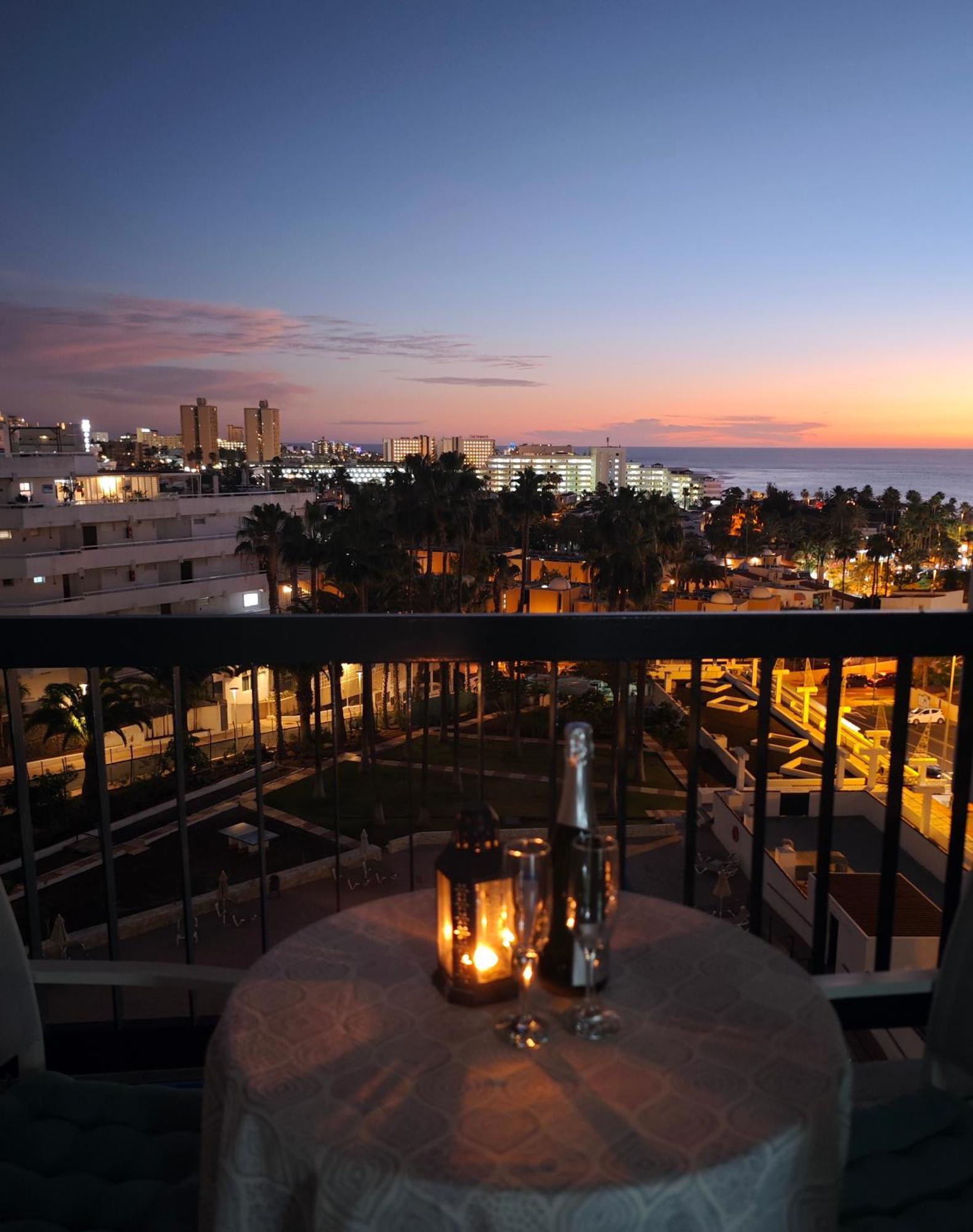 Blanco&Azul - Comfortable Ocean View Apartment Next To The Beach Playa de las Americas  Luaran gambar